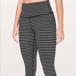 Lululemon Wunder Under 25” legging size 6 - RARE black and white stripe